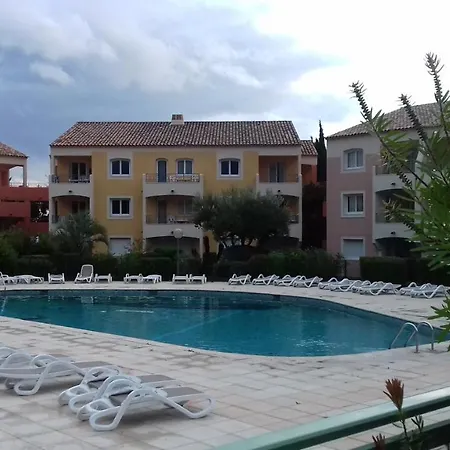 4 Pers. 1 Avec Piscine Apartment