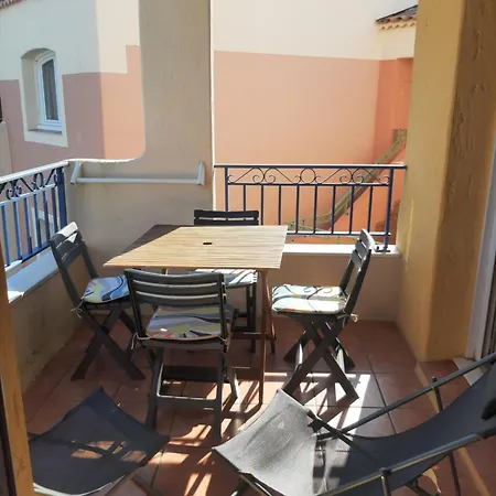 4 Pers. 1 Avec Piscine Apartment *