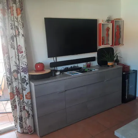 4 Pers 1 Terrasse Et Piscine Апартаменты